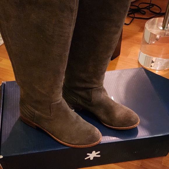 Splendid footwear, style: Oakville, color: Smoke CS . Cowhide suede size 6.5 - Picture 6 of 11